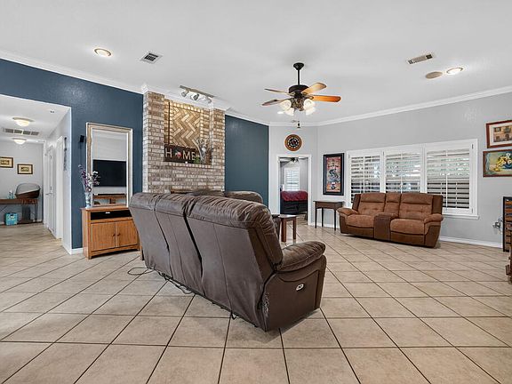 5th image of 3005 N Pecos St