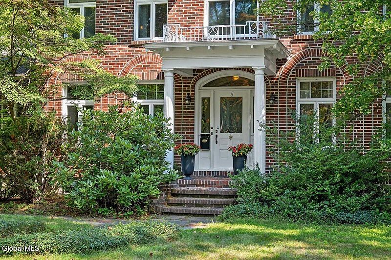 2nd image of 19 Sunnyside Road