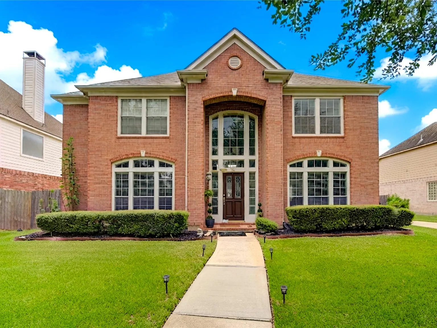 5 bed, 3.5 bath, 3319 sqft, $3,495 — Photo 4
