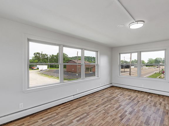 4th image of 714 S Wooster Ave #18