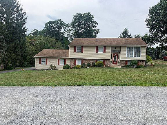 2nd image of 9 Witmer Twin Ln