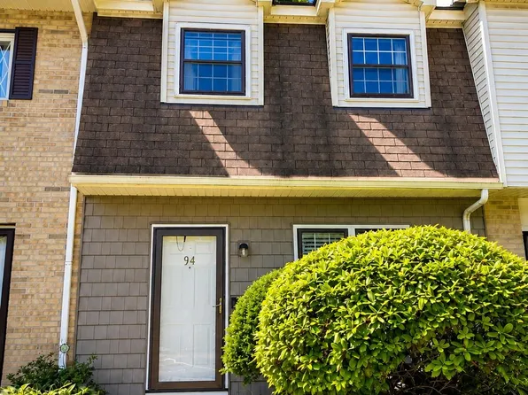 94 Golfview Drive, Manchester, NH 03102