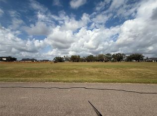 902 Lakeland Cir, Rosharon, TX 77583