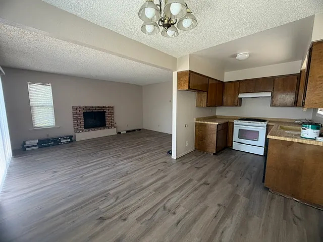2 bed, 1.5 bath, $2,495 — Photo 3