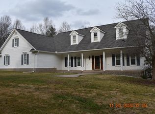 919 Country Club Rd, Crewe, VA 23930