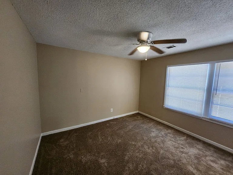2427 Young Dr — Photo 14