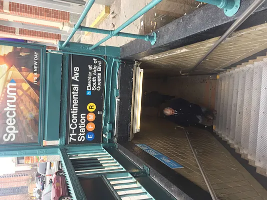 Rented by 18 REALTY | media 84