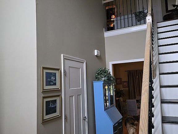 2nd image of 224 Rhodes Ln