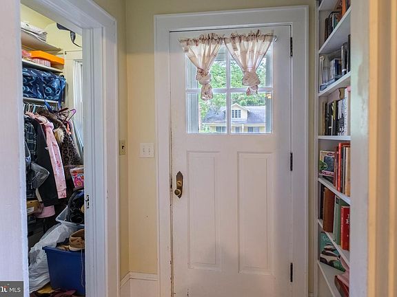 2nd image of 251 S Barnard St