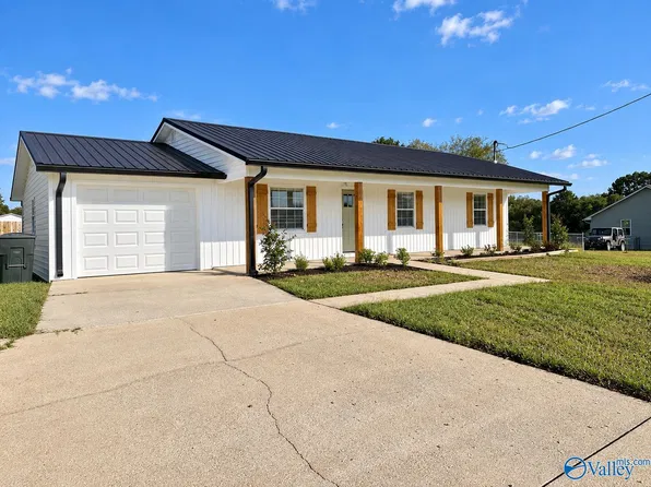4915 Lakeplace Rd, Cedar Bluff, AL 35959
