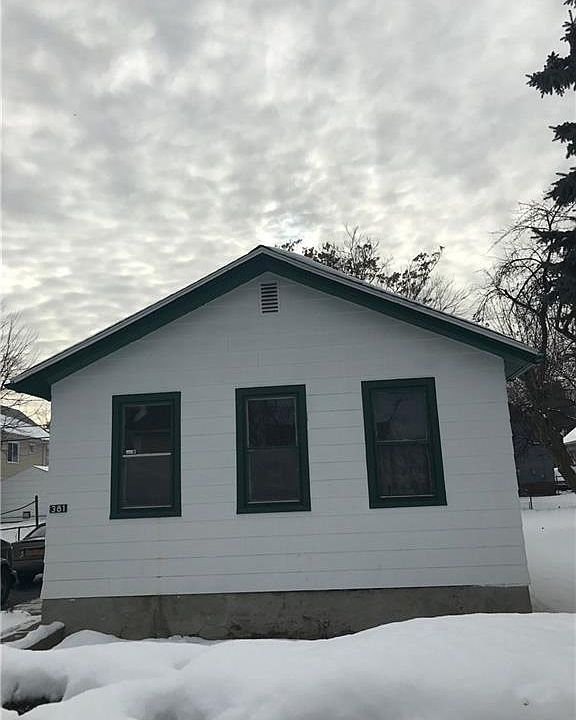 2nd image of 381 Durnan St