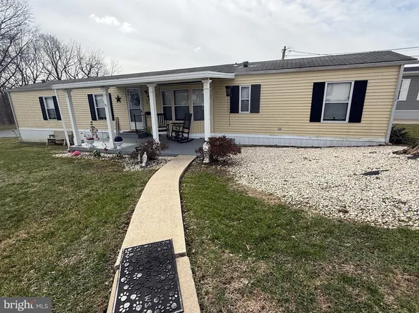 12 Skyview Dr, Hershey, PA 17033