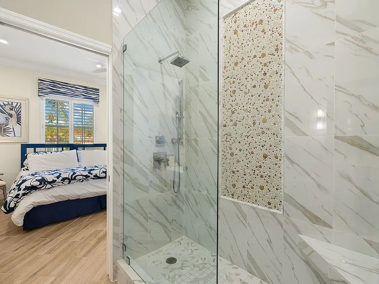 500 L Ambiance Cir #202 — Photo 27