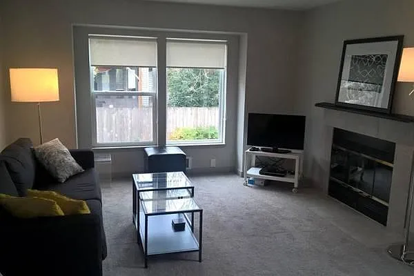 1922 Franklin Ave E #3E — Photo 4