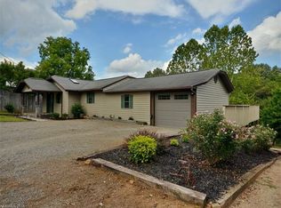 442 Thompson Cove Rd, Clyde, NC 28721