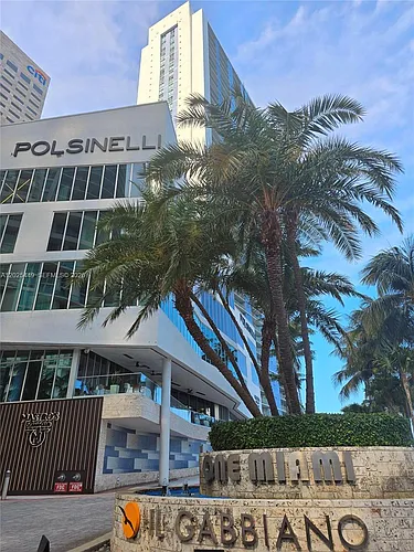 325 Biscayne Blvd #1822 Photo 1