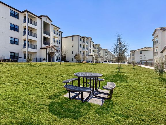 5th image of 3232 N Garland Ave #2-225CW