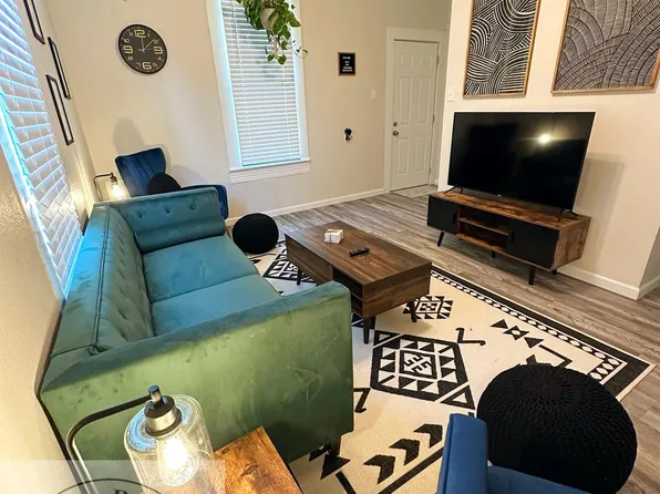 146 Edwards St, Glen Carbon, IL 62034