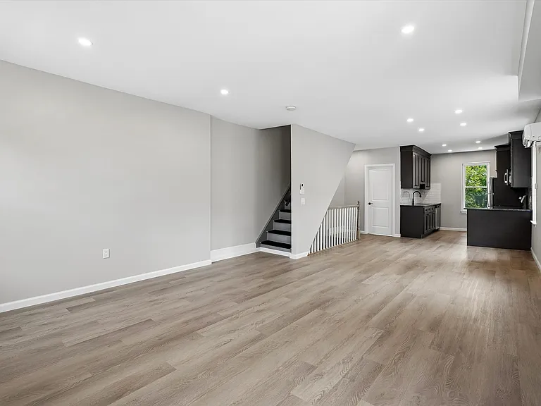 405 School St #2 — Photo 11