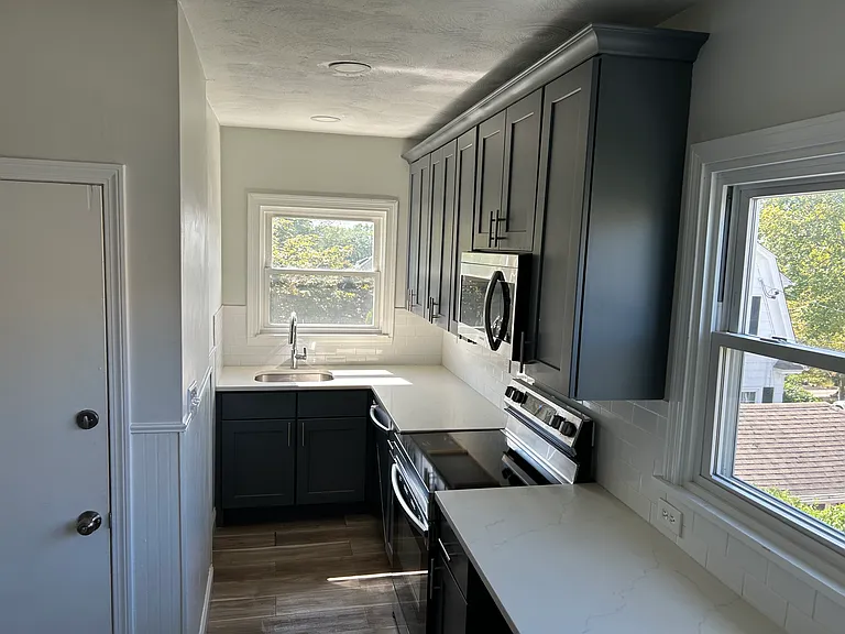 320-322 Eaton St #2 — Photo 5