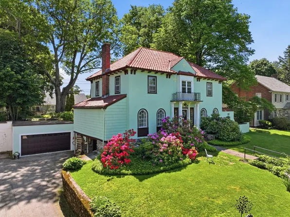 32 Terrace Dr, Worcester, MA 01609