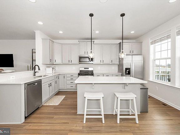 3rd image of 205 Longley Green Dr