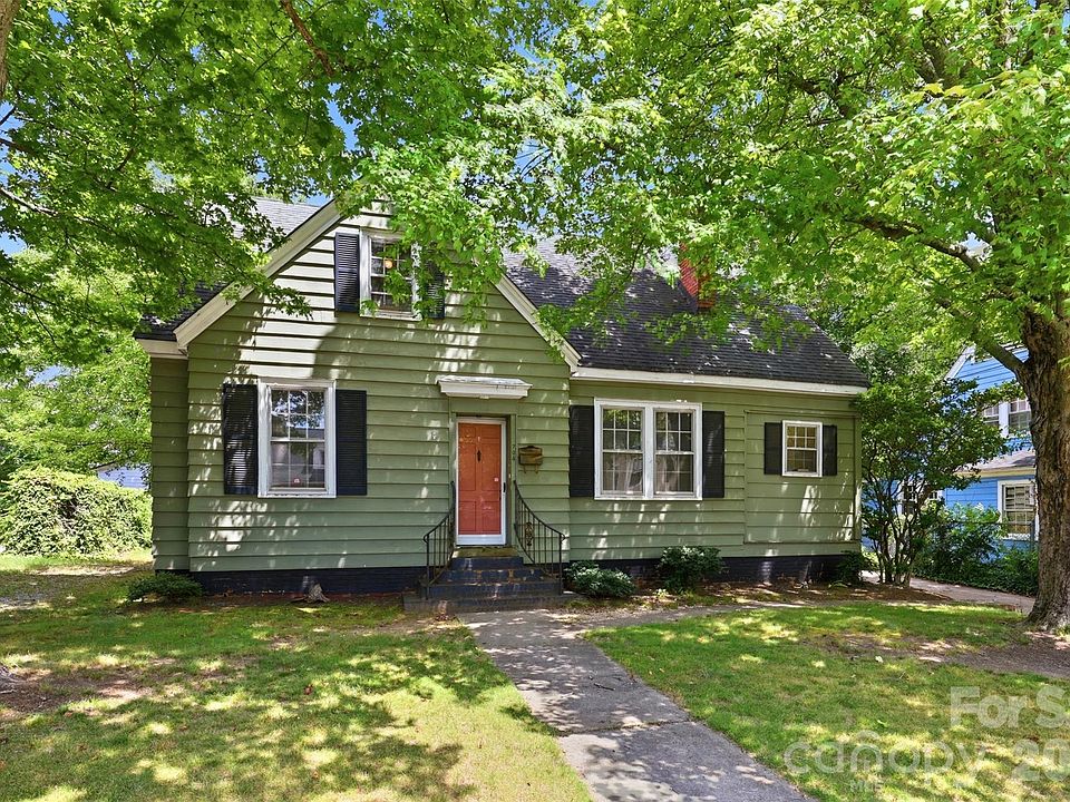 1st image of 704 N Washington St