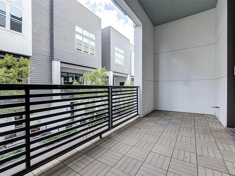 2622 Rusk St #1 — Photo 6