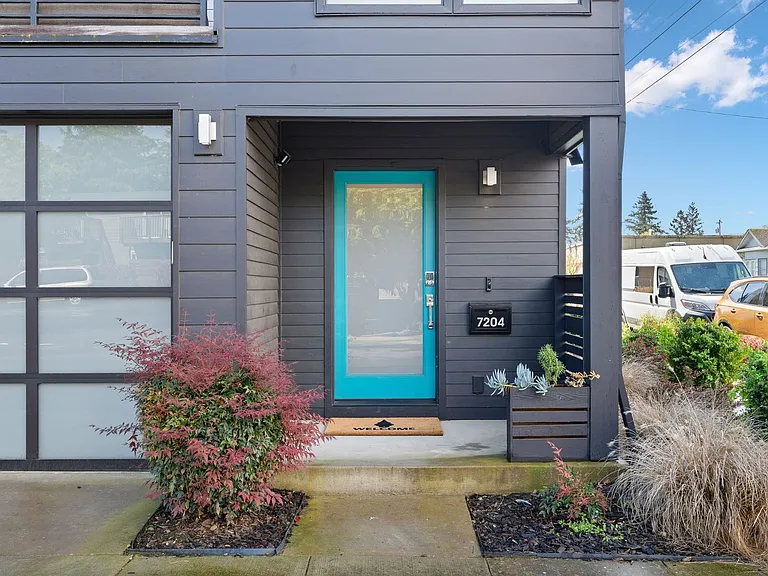 7204 SE Steele St — Photo 3