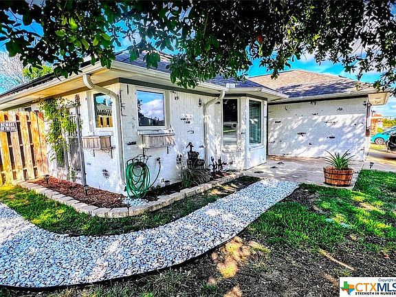 3rd image of 2309 Larkspur Dr