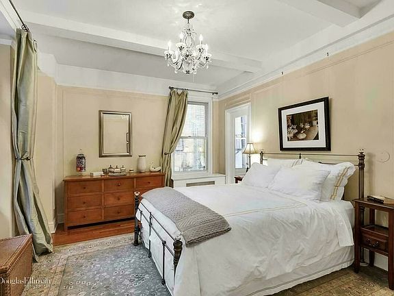 4th image of 310 W End Ave #2D