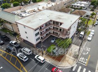 718 McCully St APT 303, Honolulu, HI 96826