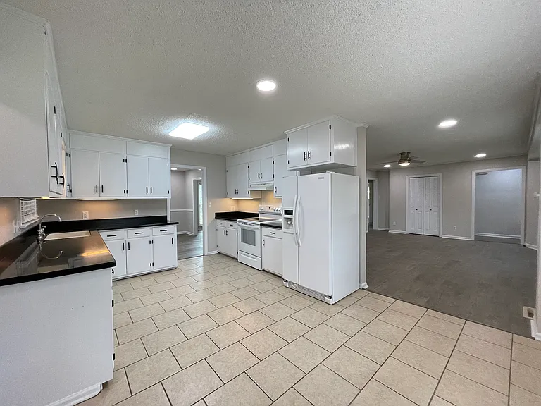 2402 Bower Dr — Photo 12