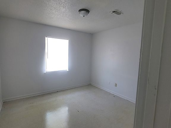 3rd image of 804-3 Grant St