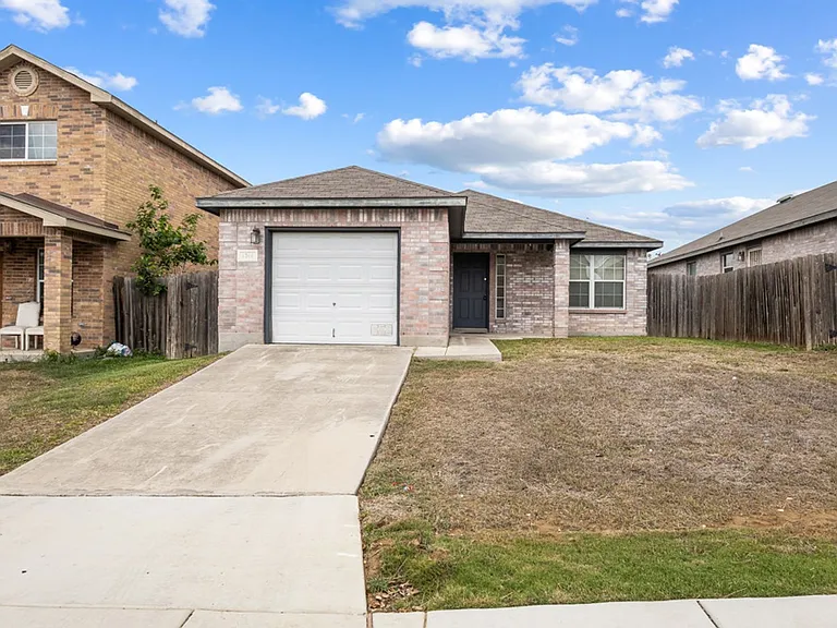 8304 Heights Valley — Photo 20