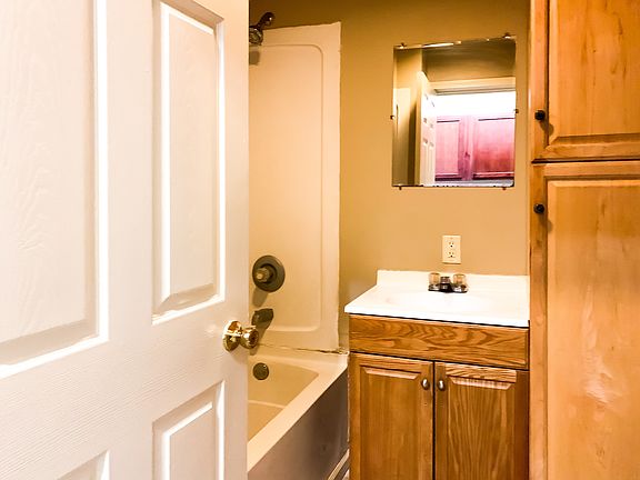508-1 Bathroom_03162019