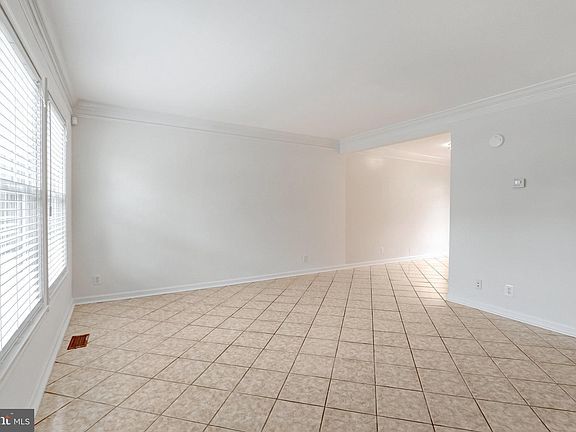 2nd image of 206 N Auburn Dr