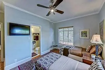 600 Hermitage Ct — Photo 9