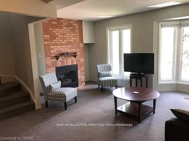 302 College Ave W #3