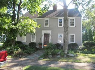 23 Massasoit Ave, Pawtucket, RI 02861