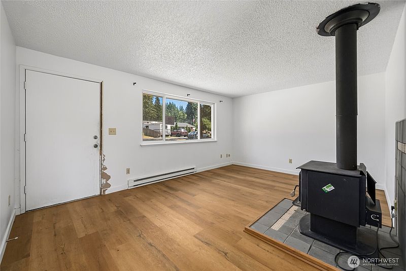 5th image of 11734 Fry Avenue SW