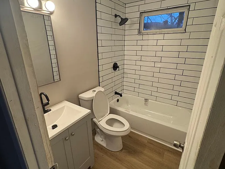 1019 Green Ln — Photo 14