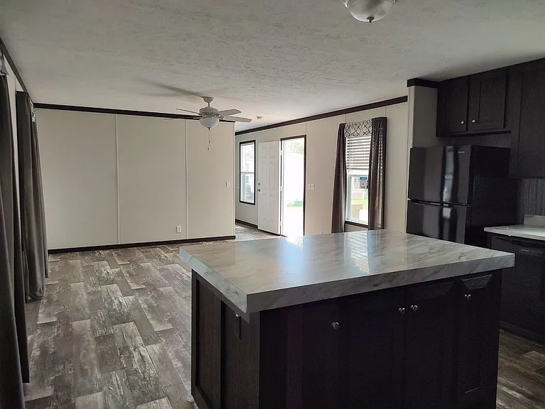 Avon Lakes Estates — Photo 8