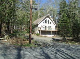 1039 Beaver Lake Dr, Lake Ariel, PA 18436