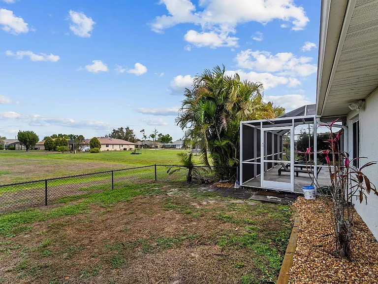 1535 Ultramarine Ln — Photo 36