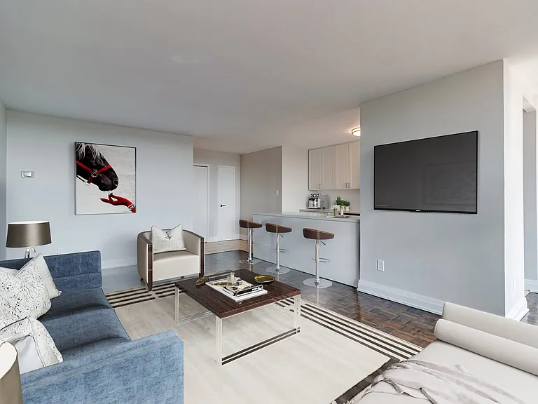 53 Thorncliffe Park Dr — Photo 6