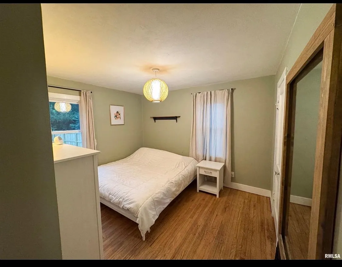 3 bed, 1128 sqft, $1,650 — Photo 3