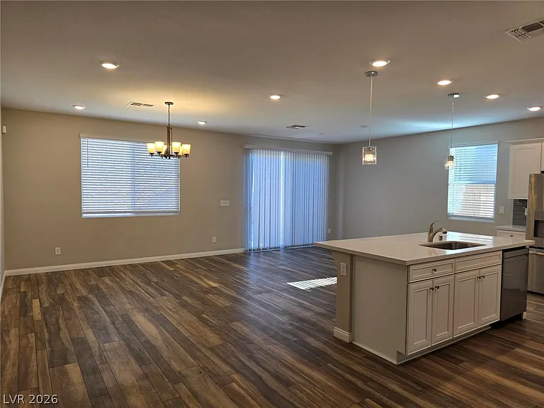 8047 Cavazzo Ave — Photo 4