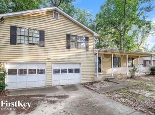 1070 Oak Grove Cir, Lawrenceville, GA 30043