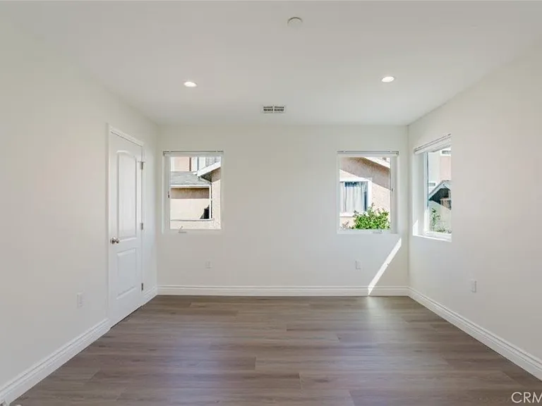 1909 Gardena Ave — Photo 21